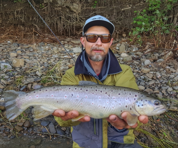 Bialy Dunajec River and nice trout cought on nymph
