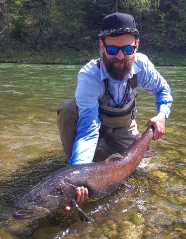 Hucho - hucho Dunajec River - fly fishing trips europe